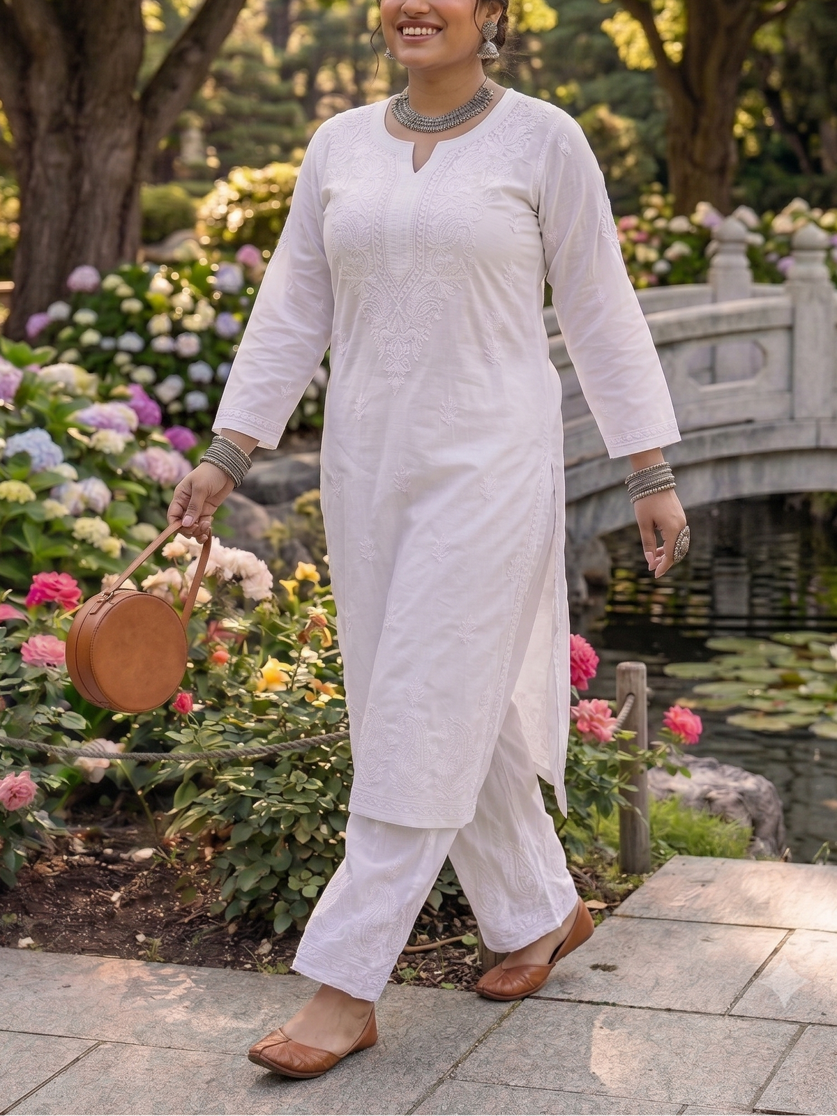 White Chikankari Modal Straight Kurta – The Hijab Fairy (2 of 3)