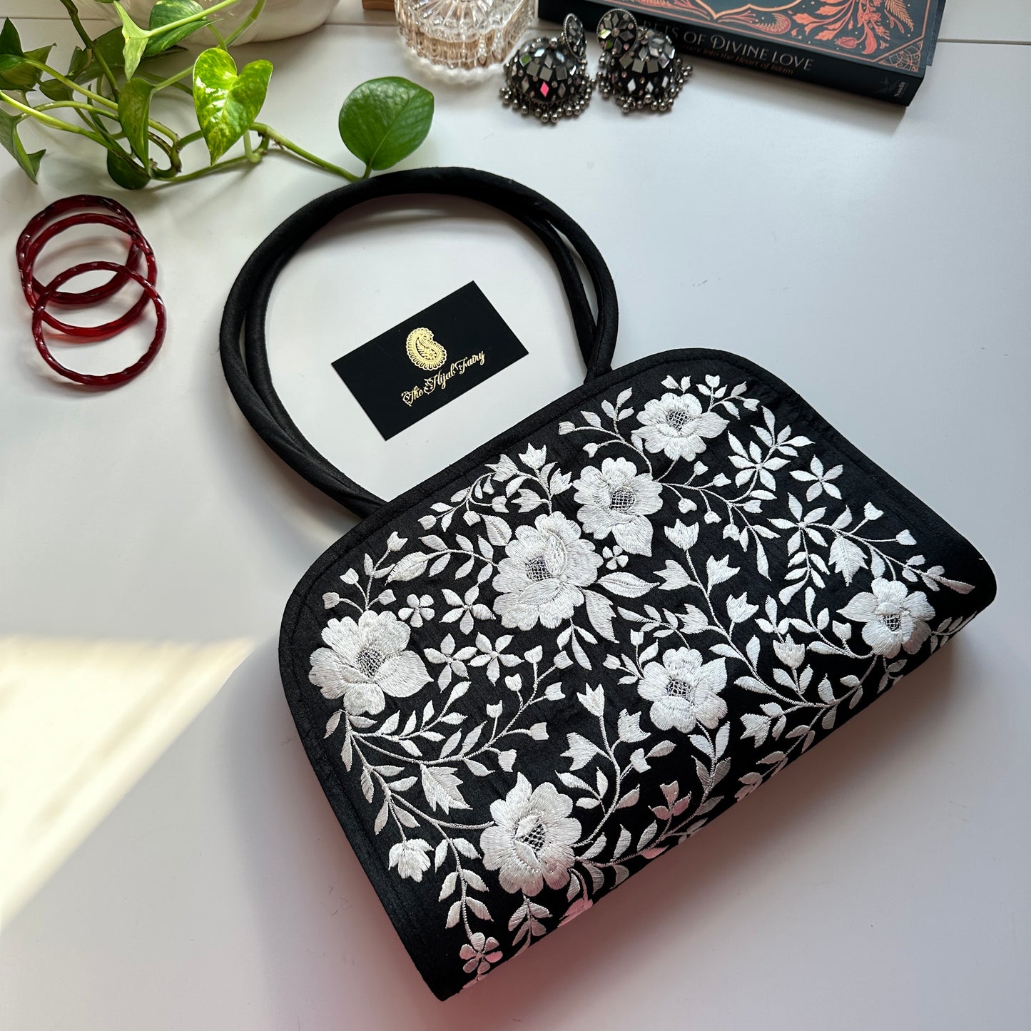 Parsi Gara Embroidered Purse - Black & White
