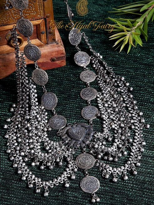 Bijlee Necklace