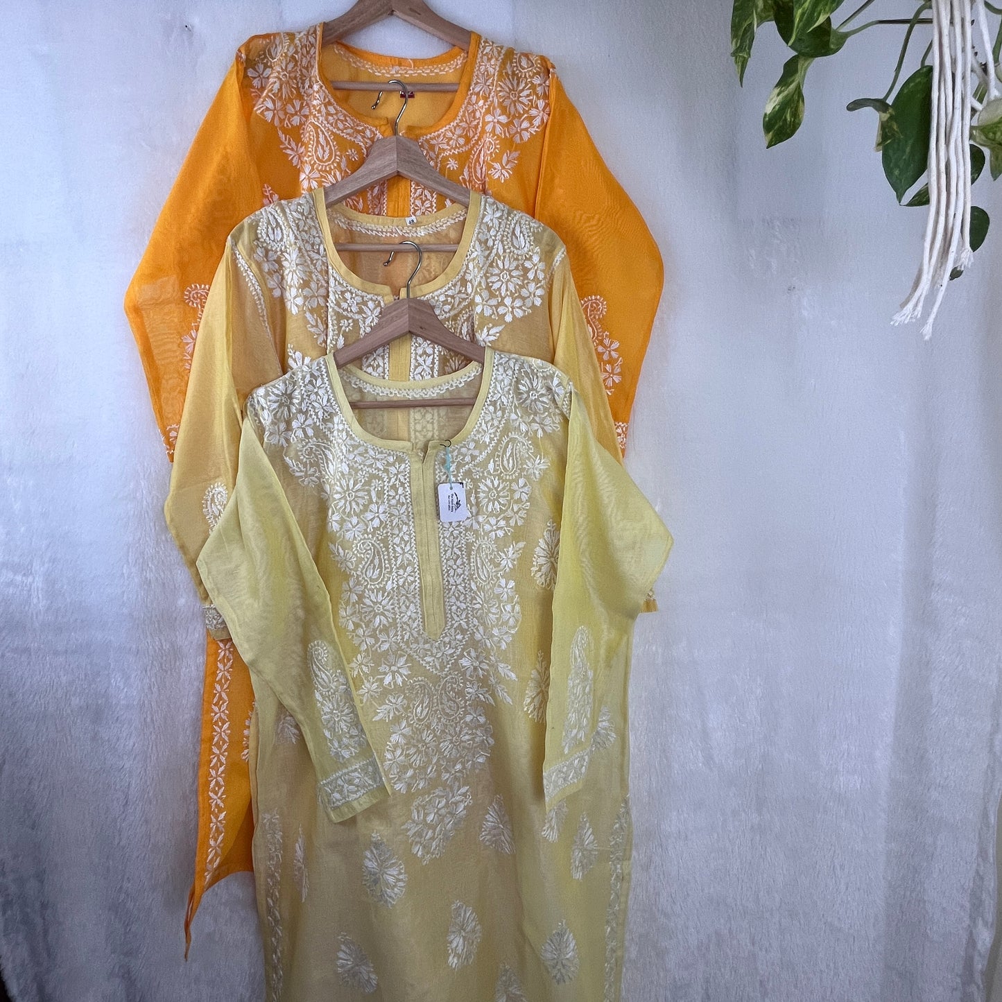 Chanderi Soie Chikankari Kurti - Jaune Haldi