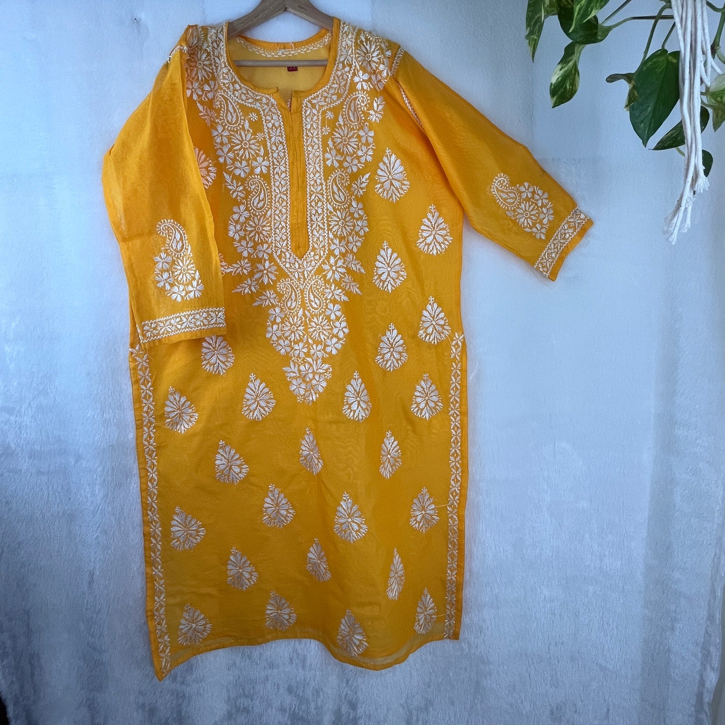 Chanderi Soie Chikankari Kurti - Jaune Haldi