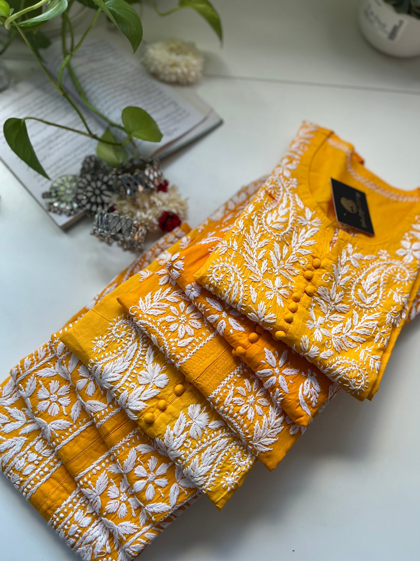 Blanc sur jaune safran - Kurta en coton