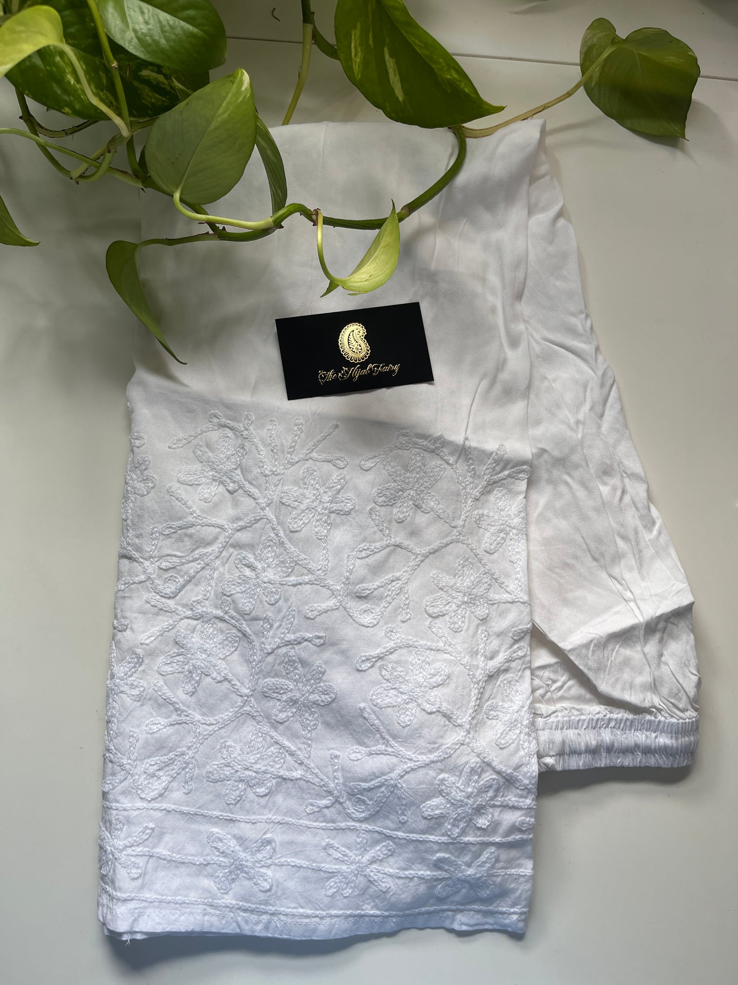 Plazzo Chikankari blanc